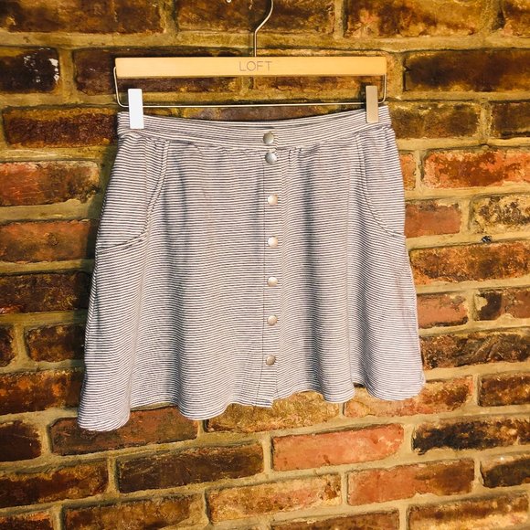 Topshop Dresses & Skirts - ♦️Women’s topshop button up skirt size 6